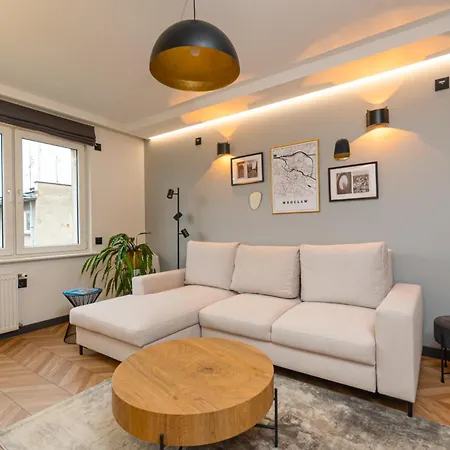 Czysta Modern By Bookinghost *