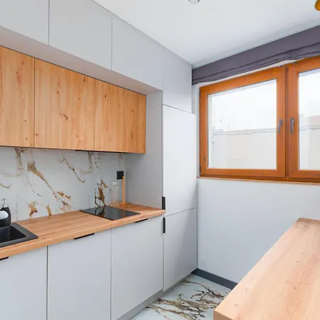 アパート Czysta Modern By Bookinghost *